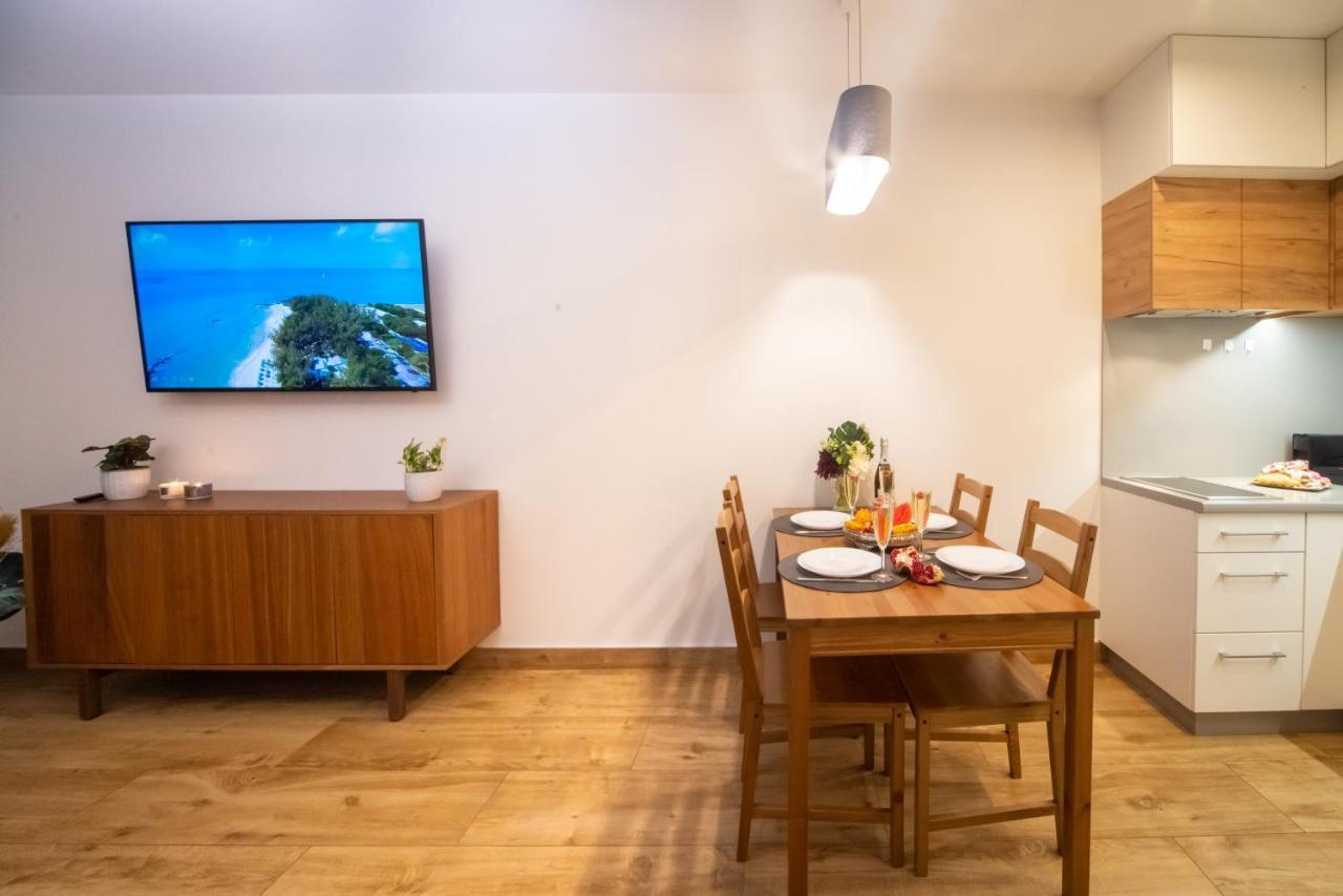 Maya'S Flats & Resorts 74 - Swietej Barbary Гданск Екстериор снимка